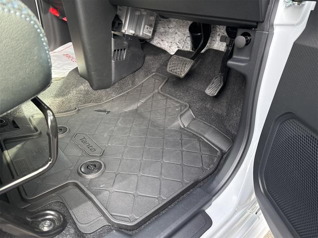 タントカスタムRS 電動パーキングブレーキ 1年間無料保証両側パワスライドドア レーンキープA ISTOP 元試乗車 ターボエンジン LEDライト 1オーナー オートライト キーフリー ABS パノラマカメラ 運転席・助手席シートヒーター コーナーセンサー(三重県)の中古車