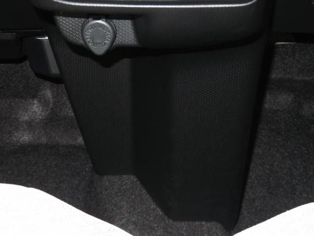 タントＸ　９型ディスプレイオーディオ　バックカメラ　１年間無料保証ブルートゥース　アイドリングストップ　地デジ　電動ミラー　ＵＳＢ接続　ＬＥＤライト　車線逸脱警報　ＡＢＳ　電動パーキングブレーキ　助手席側パワースライドドア　運転席・助手席シートヒーター　キーフリー（三重県）の中古車