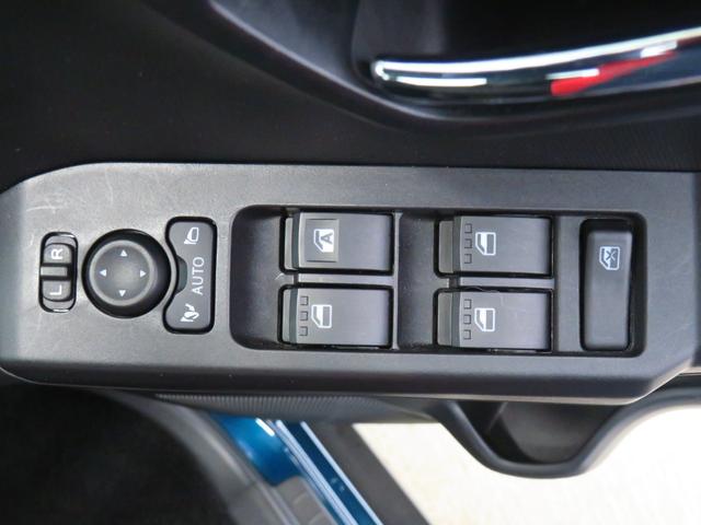 タフトGターボ ダーククロムベンチャー キーフリー 1年間無料保証車線逸脱警報装置 衝突回避支援ブレーキ 運転席・助手席シートヒーター 電動格納ドアミラー LEDヘッド ムーンルーフ Aストップ バックカメラ 電動パーキングブレーキ コーナーセンサー オートエアコン(三重県)の中古車