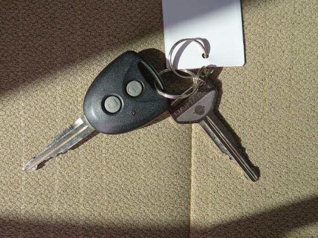 ムーヴL SA 純正CDステレオ パワーウィンドウ 1年間無料保証盗難防止アラーム キーレスキー 運転席・助手席エアバッグ ベンチシート Iストップ 衝突安全ボディ ABS 電動格納式ミラー 純正フロアマット マニュアルエアコン レベリング AM/FMラジオ(三重県)の中古車