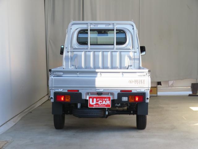 ハイゼットトラックスタンダード　４ＷＤ　５ＭＴ　届出済未使用車　１年間無料保証整備記録簿　ＷエアＢ　車線逸脱警報　リースアップ車両　オートライト　衝突回避支援ブレーキ　パワステ　ＡＢＳ　コーナーセンサー　マニュアルエアコン　ＡＭ／ＦＭラジオ　レベリング　アイドリングストップ（三重県）の中古車