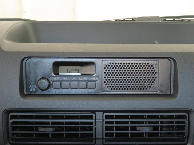 ハイゼットトラックスタンダード　４ＷＤ　５ＭＴ　届出済未使用車　１年間無料保証整備記録簿　ＷエアＢ　車線逸脱警報　リースアップ車両　オートライト　衝突回避支援ブレーキ　パワステ　ＡＢＳ　コーナーセンサー　マニュアルエアコン　ＡＭ／ＦＭラジオ　レベリング　アイドリングストップ（三重県）の中古車