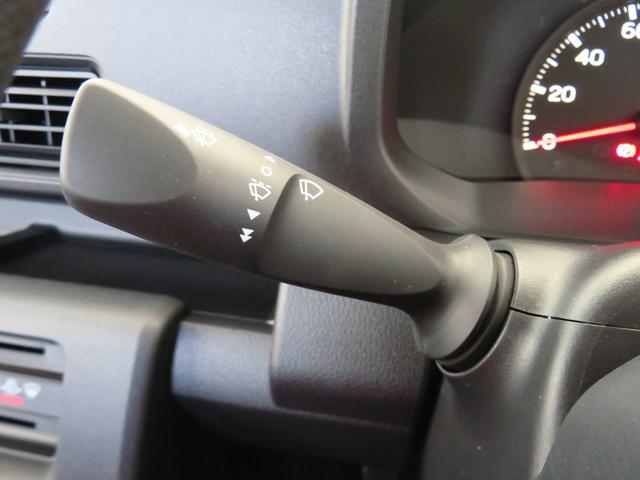 ハイゼットトラックスタンダード　４ＷＤ　５ＭＴ　届出済未使用車　１年間無料保証整備記録簿　ＷエアＢ　車線逸脱警報　リースアップ車両　オートライト　衝突回避支援ブレーキ　パワステ　ＡＢＳ　コーナーセンサー　マニュアルエアコン　ＡＭ／ＦＭラジオ　レベリング　アイドリングストップ（三重県）の中古車