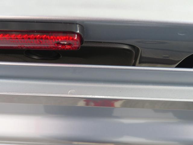 ハイゼットトラックスタンダード　４ＷＤ　５ＭＴ　届出済未使用車　１年間無料保証整備記録簿　ＷエアＢ　車線逸脱警報　リースアップ車両　オートライト　衝突回避支援ブレーキ　パワステ　ＡＢＳ　コーナーセンサー　マニュアルエアコン　ＡＭ／ＦＭラジオ　レベリング　アイドリングストップ（三重県）の中古車