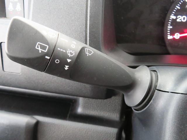 ハイゼットカーゴＤＸ　　　２ＷＤ　ＣＶＴ　マニュアルエアコン　１年間無料保証コーナーセンサー　前方用ドライブレコーダー　安全ボディ　キーレスキー　エコアイドル　ハイビームアシスト　オートライト　記録簿　ワンオーナー　ＡＢＳ　パワーウィンドウ　レベリング　ＡＭ／ＦＭラジオ（三重県）の中古車