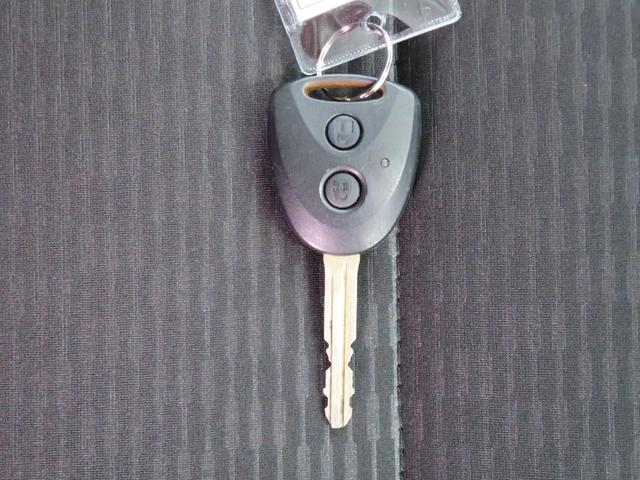 ハイゼットカーゴＤＸ　　　２ＷＤ　ＣＶＴ　マニュアルエアコン　１年間無料保証コーナーセンサー　前方用ドライブレコーダー　安全ボディ　キーレスキー　エコアイドル　ハイビームアシスト　オートライト　記録簿　ワンオーナー　ＡＢＳ　パワーウィンドウ　レベリング　ＡＭ／ＦＭラジオ（三重県）の中古車