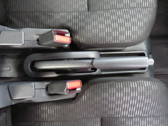 ハイゼットカーゴDX 2WD CVT マニュアルエアコン 1年間無料保証コーナーセンサ 安全ボディ 展示車 キーレスキー 両側スライドドア エコアイドル 記録簿 レーンアシスト 両席エアバッグ ワンオーナー パワーウィンドウ レベリング 純正フロアマット AM/FMラジオ(三重県)の中古車