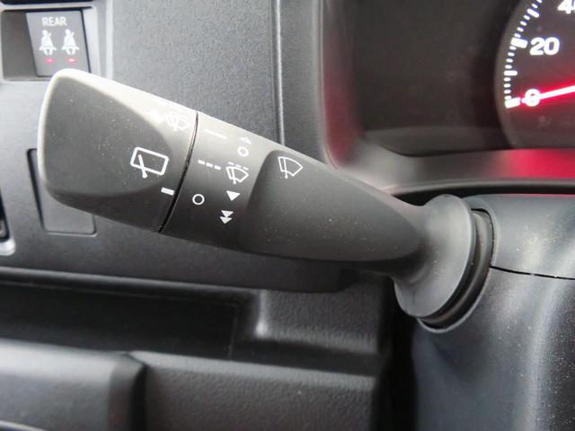 ハイゼットカーゴDX 2WD CVT マニュアルエアコン 1年間無料保証コーナーセンサ 安全ボディ 展示車 キーレスキー 両側スライドドア エコアイドル 記録簿 レーンアシスト 両席エアバッグ ワンオーナー パワーウィンドウ レベリング 純正フロアマット AM/FMラジオ(三重県)の中古車