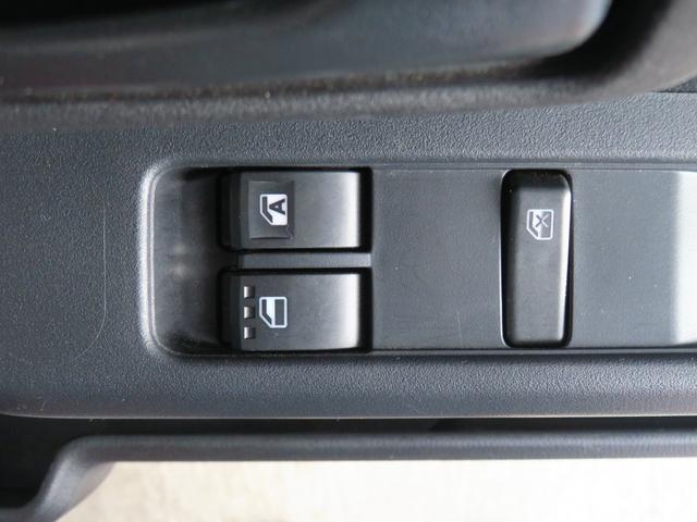 ハイゼットカーゴDX 2WD CVT マニュアルエアコン 1年間無料保証コーナーセンサ 安全ボディ 展示車 キーレスキー 両側スライドドア エコアイドル 記録簿 レーンアシスト 両席エアバッグ ワンオーナー パワーウィンドウ レベリング 純正フロアマット AM/FMラジオ(三重県)の中古車