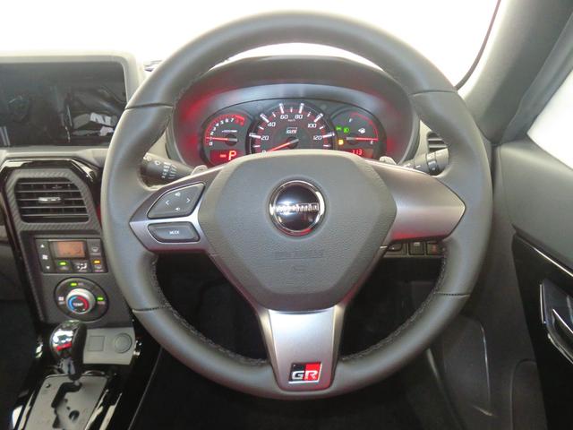 コペンＧＲ　スポーツ　　届出済未使用車　キーフリー　１年間無料保証元展示車　ターボ　ヘッドライトＬＥＤ　運転席・助手席シートヒーター　パドルシフト付きＭＯＭＯハンドル　オートエアコン　パワーウィンドウ　コーナーセンサー　ＢＢＳホイール　純正レカロシート（三重県）の中古車