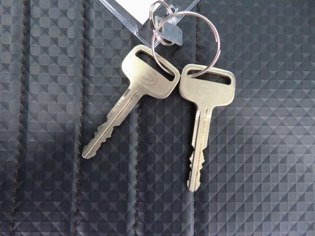 ハイゼットトラックハイルーフ 4WD CVT AM/FMラジオ 1年間無料保証マニュアルエアコン オートライト パワステ 定期点検記録簿 Aストップ ワンオーナー 衝突安全ボディ コーナーセンサー バックカメラ 純正フロアマット あゆみ板掛け レベリング スマートインナーミラー(三重県)の中古車