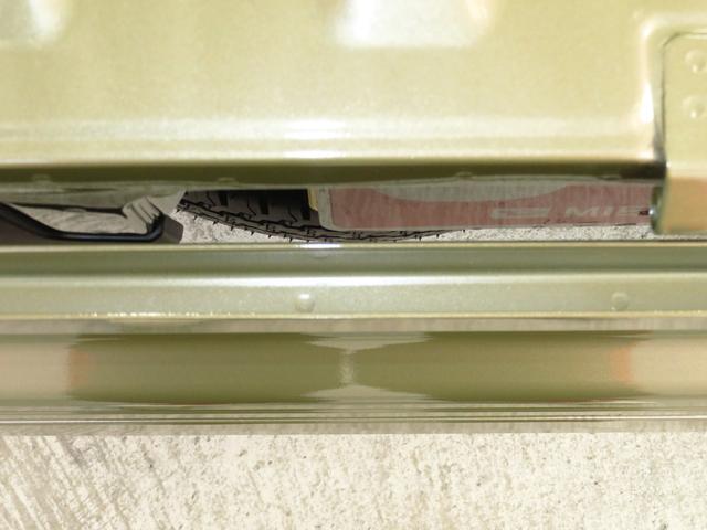 ハイゼットトラックＥＸＴ　　　　届出済未使用車　４ＷＤ　ＣＶＴ　１年間無料保証電動格納式ミラー　アイドリングストップ　誤発進抑制機能　ＬＥＤヘッド　記録簿　荷台作業照明　デフロック　ゲートチェーン　あゆみ板掛け　キーフリー　パワーウィンドウ　マニュアルエアコン　コーナーセンサー（三重県）の中古車