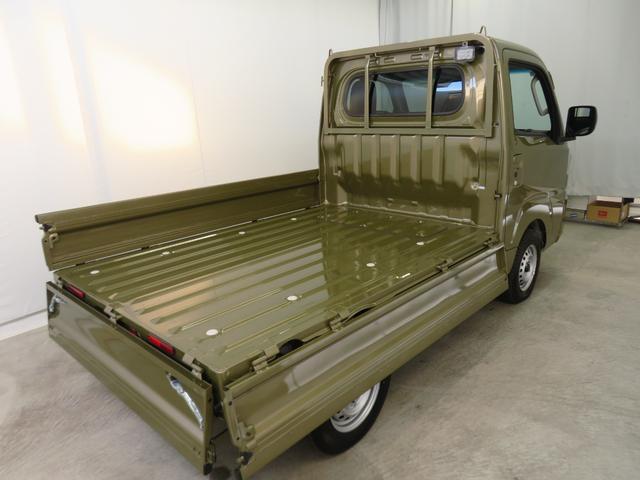 ハイゼットトラックＥＸＴ　　　　届出済未使用車　４ＷＤ　ＣＶＴ　１年間無料保証電動格納式ミラー　アイドリングストップ　誤発進抑制機能　ＬＥＤヘッド　記録簿　荷台作業照明　デフロック　ゲートチェーン　あゆみ板掛け　キーフリー　パワーウィンドウ　マニュアルエアコン　コーナーセンサー（三重県）の中古車