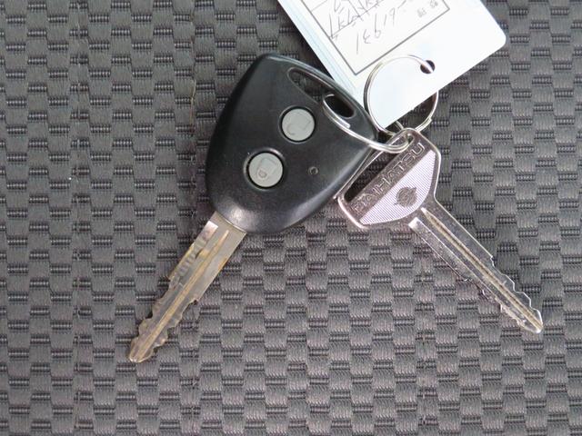 ハイゼットトラックEXT 4WD 5MT キーレスエントリー 1年間無料保証デフロック 荷台作業照明 マニュアルエアコン パワーウィンドウ ゲートチェーン ゲートプロテクター あゆみ板掛け レベリング 純正フロアマット CD再生 AM/FMラジオ(三重県)の中古車