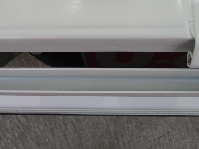 ハイゼットトラックEXT 4WD 5MT キーレスエントリー 1年間無料保証デフロック 荷台作業照明 マニュアルエアコン パワーウィンドウ ゲートチェーン ゲートプロテクター あゆみ板掛け レベリング 純正フロアマット CD再生 AM/FMラジオ(三重県)の中古車