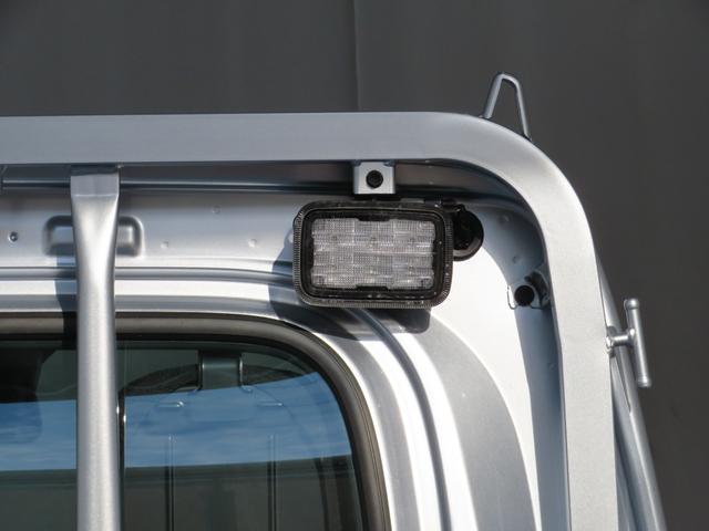 ハイゼットトラックスタンダード 農用スペシャル 4WD CVT 1年間無料保証整備記録簿 誤発進抑制機能 PS ワンオーナー アイドリングストップ デフロック 荷台作業照明 あゆみ板掛け レベリング マニュアルエアコン コーナーセンサー 純正フロアマット AM/FMラジオ(三重県)の中古車