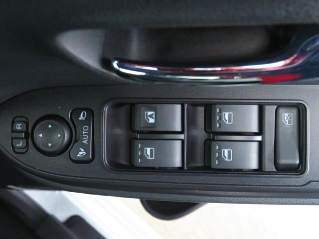 タントカスタムＸ　　　　　　電動パーキングブレーキ　１年間無料保証衝突軽減ブレーキ　コーナーセンサー　アイドリングストップ　　盗難警報装置　ＬＥＤ　ワンオーナー　前席シートヒーター　パノラマカメラ　キーフリー　オートエアコン　両側パワースライドドア　パワーウィンドウ（三重県）の中古車