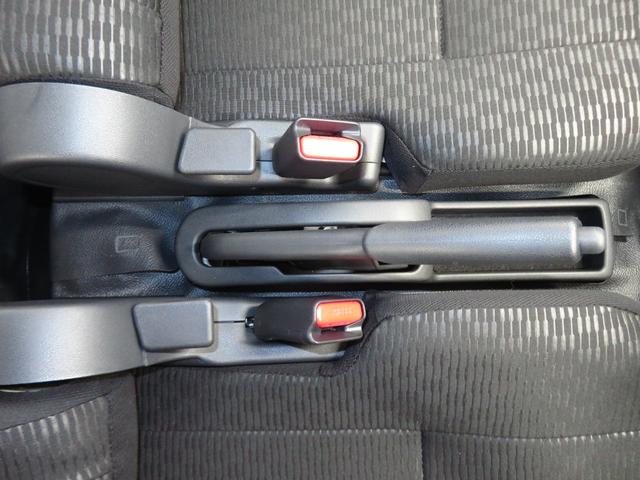 ハイゼットカーゴＤＸ　　　　　届出済未使用車　２ＷＤ　ＣＶＴ　１年間無料保証展示車　キーレスキー　両側スライドドア　エコアイドル　ハイビームアシスト　オートライト　記録簿　元リースアップ車　　マニュアルエアコン　コーナーセンサー　パワーウィンドウ　レベリング　ＡＭ／ＦＭラジオ（三重県）の中古車