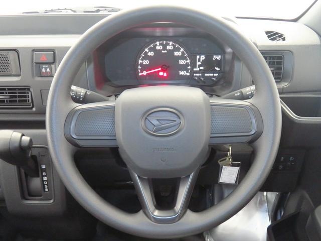 ハイゼットカーゴＤＸ　　　　　届出済未使用車　２ＷＤ　ＣＶＴ　１年間無料保証展示車　キーレスキー　両側スライドドア　エコアイドル　ハイビームアシスト　オートライト　記録簿　元リースアップ車　　マニュアルエアコン　コーナーセンサー　パワーウィンドウ　レベリング　ＡＭ／ＦＭラジオ（三重県）の中古車