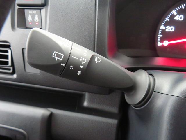 ハイゼットカーゴＤＸ　　　　　届出済未使用車　２ＷＤ　ＣＶＴ　１年間無料保証展示車　キーレスキー　両側スライドドア　エコアイドル　ハイビームアシスト　オートライト　記録簿　元リースアップ車　　マニュアルエアコン　コーナーセンサー　パワーウィンドウ　レベリング　ＡＭ／ＦＭラジオ（三重県）の中古車