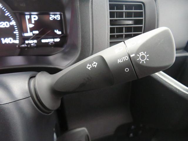 ハイゼットカーゴＤＸ　　　　　届出済未使用車　２ＷＤ　ＣＶＴ　１年間無料保証展示車　キーレスキー　両側スライドドア　エコアイドル　ハイビームアシスト　オートライト　記録簿　元リースアップ車　　マニュアルエアコン　コーナーセンサー　パワーウィンドウ　レベリング　ＡＭ／ＦＭラジオ（三重県）の中古車