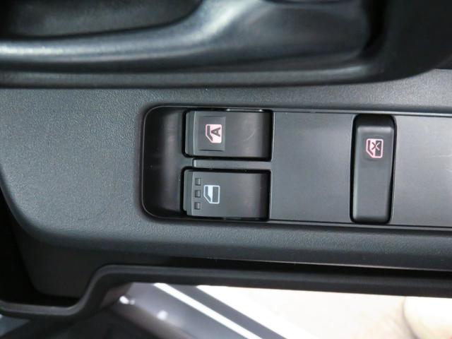 ハイゼットカーゴＤＸ　　　　　届出済未使用車　２ＷＤ　ＣＶＴ　１年間無料保証展示車　キーレスキー　両側スライドドア　エコアイドル　ハイビームアシスト　オートライト　記録簿　元リースアップ車　　マニュアルエアコン　コーナーセンサー　パワーウィンドウ　レベリング　ＡＭ／ＦＭラジオ（三重県）の中古車