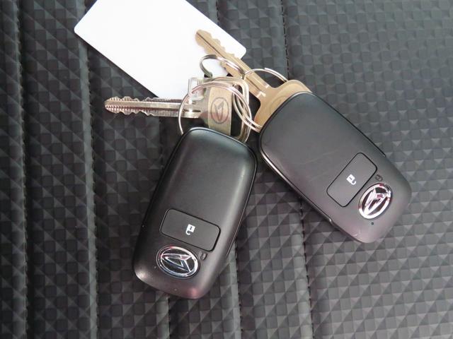 ハイゼットトラックスタンダード　農用スペシャル　４ＷＤ　ＣＶＴ　１年間無料保証記録簿　誤発進抑制機能　ワンオーナー　　デフロック　荷台作業照明　ゲートプロテクター　ゲートチェーン　あゆみ板掛け　キーフリー　マニュアルエアコン　コーナーセンサー　パワーウィンドウ　荷台ゴムマット（三重県）の中古車