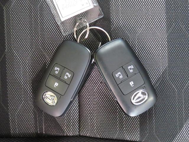 タントファンクロス　　運転席・助手席シートヒーター　１年間無料保証コーナーセンサー　電動パーキングブレーキ　電格ドアミラー　展示車　両側オートスライドドア　車線逸脱警報　セキュリティ　衝突安全ボディ　ＬＥＤヘッドライト　パノラマカメラ　キーフリー　オートエアコン（三重県）の中古車