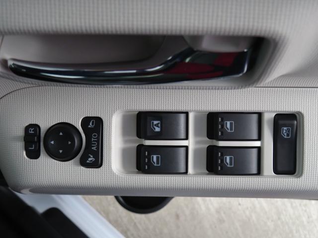 ムーヴキャンバスストライプスＧ　　届出済未使用車　キーフリー　１年間無料保証電動パーキングブレーキ　コーナーセンサー　車線逸脱　運転席助手席エアバッグ　試乗車ＵＰ　シートヒータ　衝突安全ボディ　ＬＥＤライト　ワンオーナー　ベンチシート　パノラマカメラ　両側パワースライドドア（三重県）の中古車