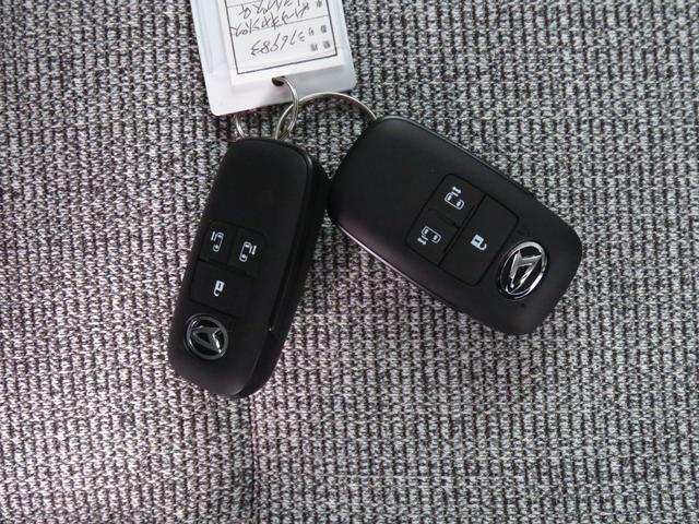 ムーヴキャンバスストライプスＧ　　届出済未使用車　キーフリー　１年間無料保証電動パーキングブレーキ　コーナーセンサー　車線逸脱　運転席助手席エアバッグ　試乗車ＵＰ　シートヒータ　衝突安全ボディ　ＬＥＤライト　ワンオーナー　ベンチシート　パノラマカメラ　両側パワースライドドア（三重県）の中古車