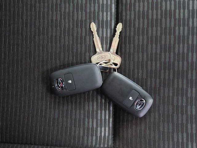 ハイゼットトラックジャンボエクストラ　　　　　　４ＷＤ　ＣＶＴ　１年間無料保証電動格納式ミラー　デフロック　キーフリー　荷台作業照明　ゲートチェーン　マニュアルエアコン　コーナーセンサー　ＬＥＤヘットライト　記録簿　衝突安全ボディ　オートライト　ＡＢＳ　パワーウィンドウ（三重県）の中古車