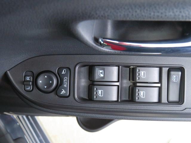 タントカスタムＸ　　届出済未使用車　オートエアコン　１年間無料保証コーナーセンサー　電動パーキングブレーキ　１オーナ　セキュリティ　点検記録簿　アイスト　バックカメラ　キーフリー　展示車　電動ミラー　Ｓヒーター　衝突安全ボディ　オートライト　両側パワースライドドア（三重県）の中古車