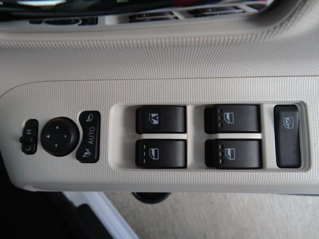 ムーヴキャンバスストライプスＧターボ　両側パワースライドドア　１年間無料保証電動パーキングブレーキ　コーナーセンサー　パノラマカメラ　デモカーＵＰ　車線逸脱警告　運転席助手席エアバッグ　１オーナー　衝突安全ボディ　記録簿　ＡＢＳ　運転席・助手席シートヒーター　キーフリー（三重県）の中古車