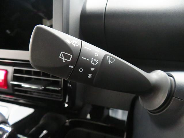 タントカスタムＸリミテッド　電動パーキングブレーキ　１年間無料保証両側パワースライドドア　コーナーセンサー　オートライト　ＥＴＣ　衝突被害軽減システム　ＬＥＤヘッドランプ　バックカメラ　アダプティブクルーズ　電格ミラー　運転席・助手席シートヒーター　キーフリー（三重県）の中古車