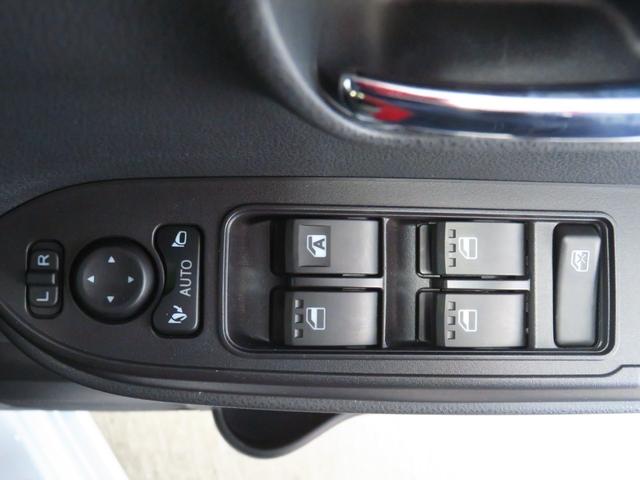 タントカスタムＸリミテッド　電動パーキングブレーキ　１年間無料保証両側パワースライドドア　コーナーセンサー　オートライト　ＥＴＣ　衝突被害軽減システム　ＬＥＤヘッドランプ　バックカメラ　アダプティブクルーズ　電格ミラー　運転席・助手席シートヒーター　キーフリー（三重県）の中古車