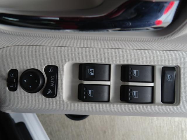 ムーヴキャンバスストライプスＧ　運転席・助手席シートヒーター　１年間無料保証電動パーキングブレーキ　コーナーセンサー　バックカメラ　運転席助手席エアバッグ　試乗車ＵＰ　衝突安全ボディ　キーフリー　ＬＥＤヘッドライト　ワンオーナー　両側パワースライドドア　オートエアコン（三重県）の中古車