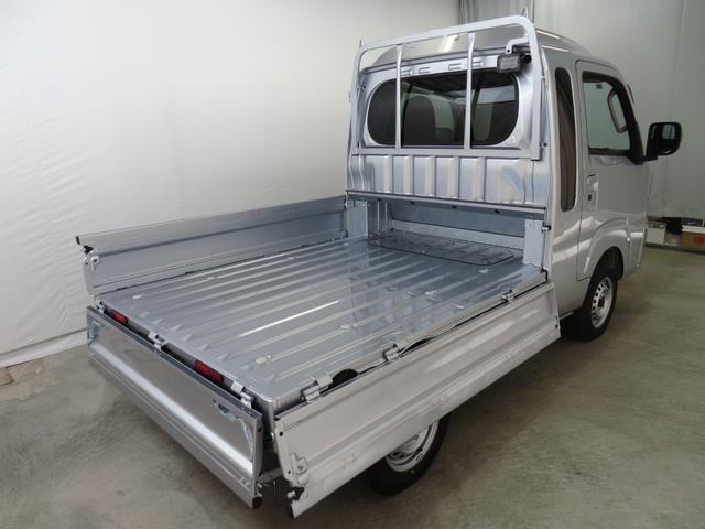 ハイゼットトラックジャンボエクストラ　４ＷＤ　届出済未使用車　１年間無料保証キーフリー　パワーウィンドウ　デフロック　荷台作業照明　コーナーセンサー　マニュアルエアコン　あゆみ板掛け　ゲートチェーン　ＬＥＤヘットライト　電動格納ミラー　アイドリングストップ　記録簿　ＣＶＴ（三重県）の中古車