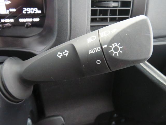 ハイゼットカーゴDX 2WD CVT キーレスエントリー 1年間無料保証アイドリングストップ コーナーセンサー マニュアルエアコン パワーウィンドウ レベリング AM/FMラジオ 運転席助手席エアバック 衝突安全ボディ 1オーナー車 両側スライドドア オートライト 記録簿(三重県)の中古車