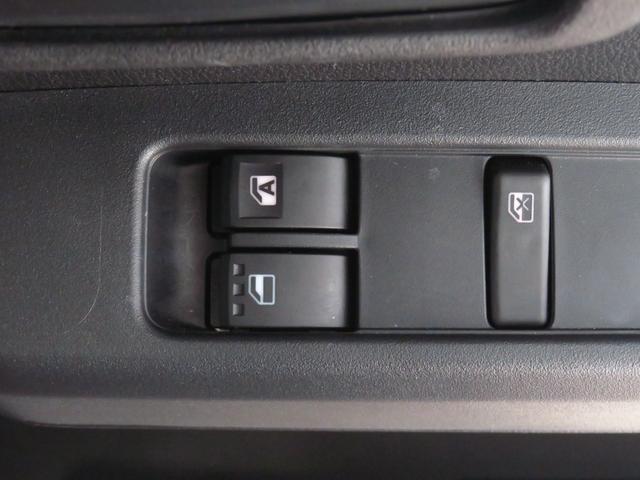 ハイゼットカーゴDX 2WD CVT キーレスエントリー 1年間無料保証アイドリングストップ コーナーセンサー マニュアルエアコン パワーウィンドウ レベリング AM/FMラジオ 運転席助手席エアバック 衝突安全ボディ 1オーナー車 両側スライドドア オートライト 記録簿(三重県)の中古車