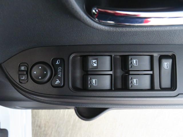 タントカスタムX 届出済未使用車 パワーウィンドウ 1年間無料保証電動パーキングブレーキ コーナーセンサー オートエアコン バックカメラ 1オーナー 展示車 両側パワースライドドア 運転席・助手席シートヒーター キーフリー 電動格納ミラー LEDヘッドライト(三重県)の中古車