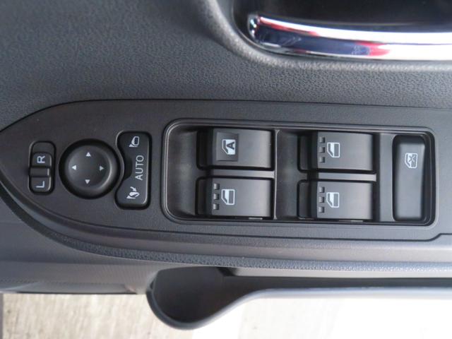 タントカスタムX パノラマカメラ パワーウィンドウ 1年間無料保証電動パーキングブレーキ コーナーセンサー 1オーナー アイドリングS 展示車 電動格納式ミラー 衝突安全ボディ LEDヘッドライト 両側パワースライドドア 運転席・助手席シートヒーター キーフリー(三重県)の中古車