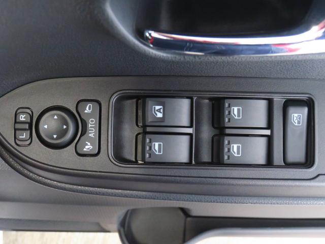 タントカスタムＲＳリミテッド　　　　届出済未使用車　１年間無料保証電動パーキングブレーキ　コーナーセンサー　純正９型ディスプレイオーディオ　バックカメラ　電動格納ミラー　両側パワースライドドア　ＥＴＣ　フルセグ　Ｂｌｕｅｔｏｏｔｈ対応　運転席・助手席シートヒーター（三重県）の中古車