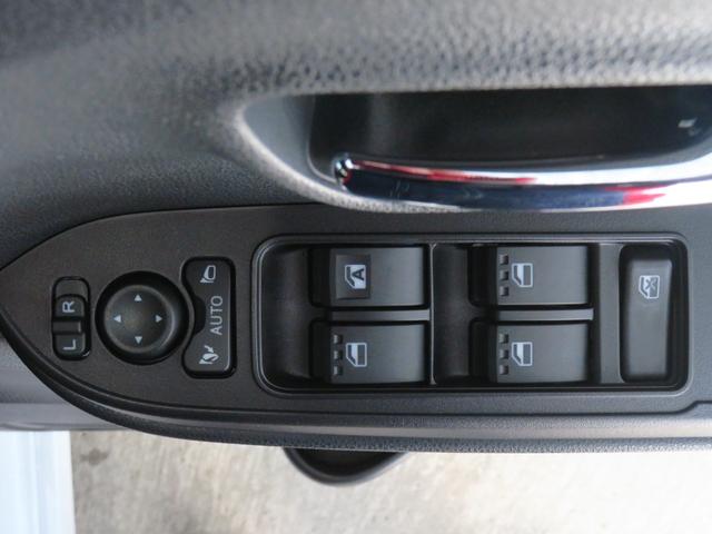 タントカスタムＲＳ　　運転席・助手席シートヒーター　１年間無料保証電動パーキングブレーキ　コーナーセンサー　ｉ−ｓｔｏｐ　元試乗車　キーフリー　衝突安全ボディ　ＬＥＤヘットライト　ターボ車　両側パワースライドドア　パノラマカメラ　オートエアコン　電動格納ミラー（三重県）の中古車