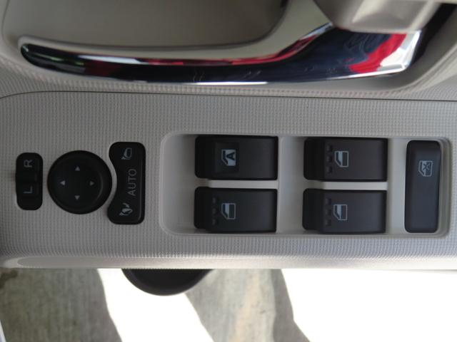 ムーヴキャンバスストライプスＧ　運転席・助手席シートヒーター　１年間無料保証電動パーキングブレーキ　コーナーセンサー　Ｗパワースライドドア　前後誤発進抑制　点検記録簿　セキュリティーアラーム　バックカメラ　試乗車ＵＰ　プッシュスタート　車線逸脱警告　キーフリー　オートエアコン（三重県）の中古車