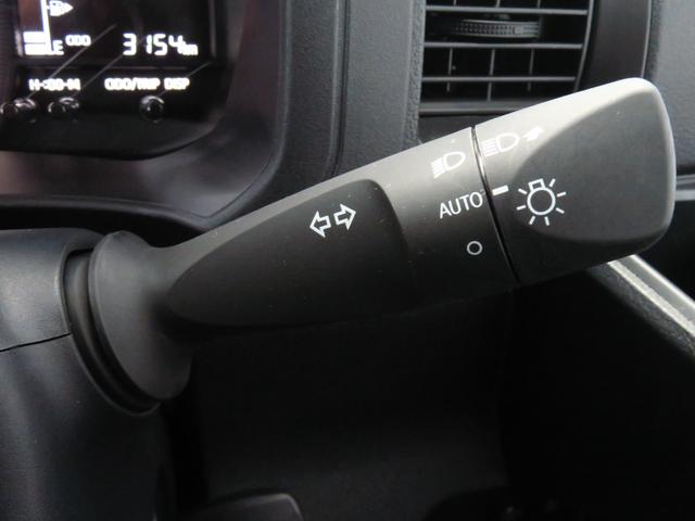 ハイゼットカーゴＤＸ　　　２ＷＤ　ＣＶＴ　マニュアルエアコン　１年間無料保証コーナーセンサー　アイドリングストップ　キーレスエントリー　運転席助手席エアバック　オートライト　記録簿　ＡＢＳ　試乗車ＵＰ　パワーウィンドウ　レベリング　ＡＭ／ＦＭラジオ（三重県）の中古車