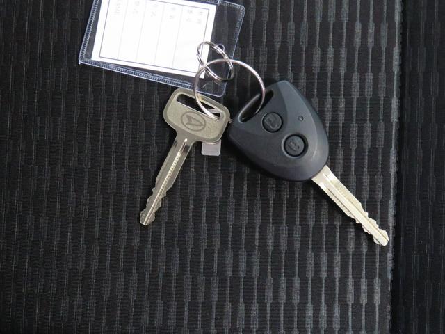 ハイゼットカーゴＤＸ　　　２ＷＤ　ＣＶＴ　マニュアルエアコン　１年間無料保証コーナーセンサー　アイドリングストップ　キーレスエントリー　運転席助手席エアバック　オートライト　記録簿　ＡＢＳ　試乗車ＵＰ　パワーウィンドウ　レベリング　ＡＭ／ＦＭラジオ（三重県）の中古車