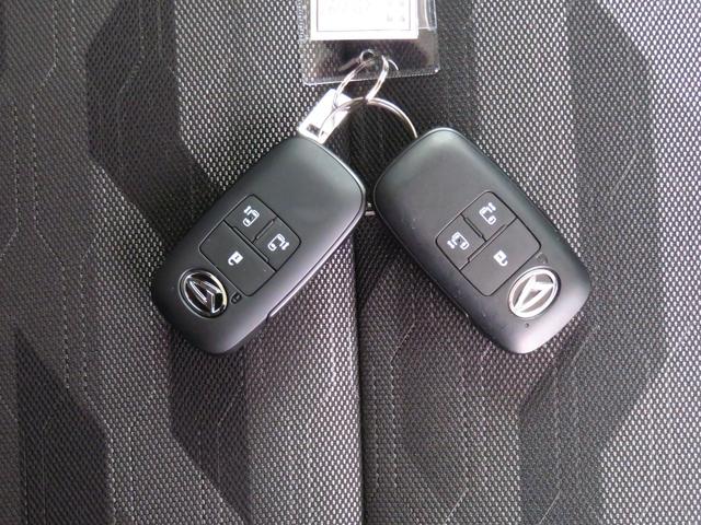 タントファンクロス　純正９型ディスプレイオーディオ　１年間無料保証電動パーキングブレーキ　コーナーセンサー　バックカメラ　運転席・助手席シートヒーター　両側パワースライドドア　ＨＤＭＩ接続　Ｂｌｕｅｔｏｏｔｈ　プッシュスタート　電動格納ドアミラー　展示車（三重県）の中古車