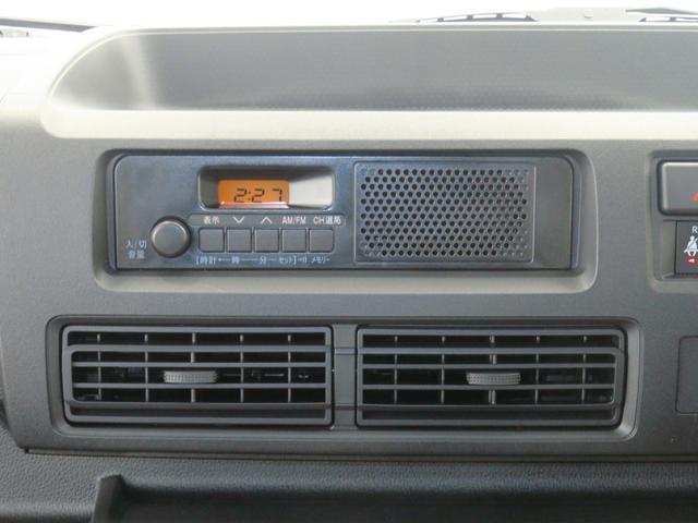 ハイゼットカーゴＤＸ　　　２ＷＤ　ＣＶＴ　キーレスエントリー　１年間無料保証コーナーセンサー　アイドリングストップ　マニュアルエアコン　レベリング　パワーウィンドウ　ＡＭ／ＦＭラジオ　衝突安全ボディ　１オーナー車　両側スライドドア　オートライト　記録簿　ＡＢＳ（三重県）の中古車