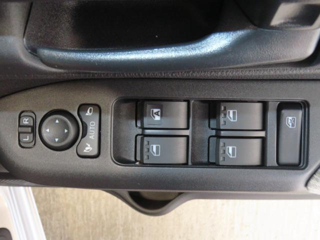 ムーヴX 届出済未使用車 バックカメラ キーフリー 1年間無料保証両側パワースライドドア コーナーセンサー 純正9型ディスプレイオーディオ 電格ミラー LEDヘッドライト 地デジ ブルートゥース HDMI接続 ワイヤレス充電 オートエアコン パワーウィンドウ(三重県)の中古車