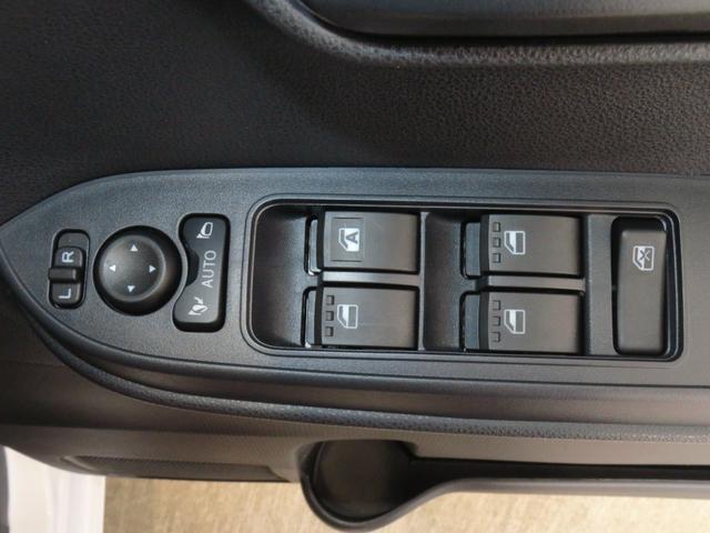 タントＸ　　助手席側パワースライドドア　キーフリー　１年間無料保証電動パーキングブレーキ　コーナーセンサー　定期点検記録簿　Ｉストップ　前席シートヒーター　バックカメラ　オートエアコン　パワーウィンドウ　電動格納ミラー　純正フロアマット　ＬＥＤヘッドランプ（三重県）の中古車